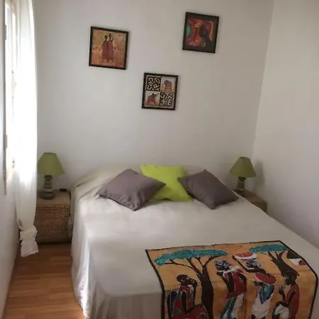 Holiday home Grande Et Belle Maison Pour 10 Au Calme Au Pied Du Chateau Medieval *