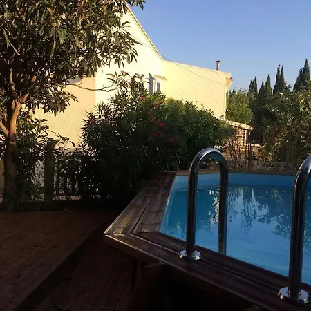 Holiday home Grande Et Belle Maison Pour 10 Au Calme Au Pied Du Chateau Medieval *
