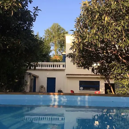 Holiday home Grande Et Belle Maison Pour 10 Au Calme Au Pied Du Chateau Medieval *