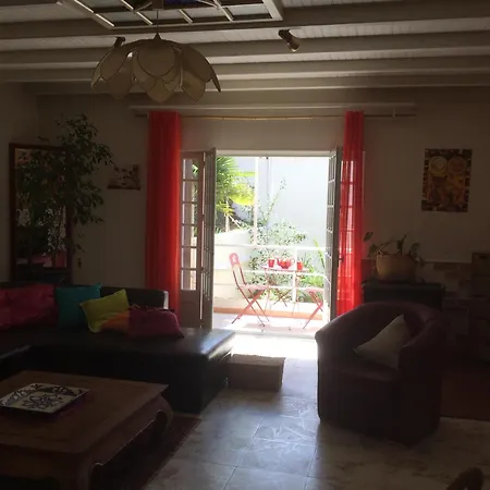 Grande Et Belle Maison Pour 10 Au Calme Au Pied Du Chateau Medieval Holiday home *